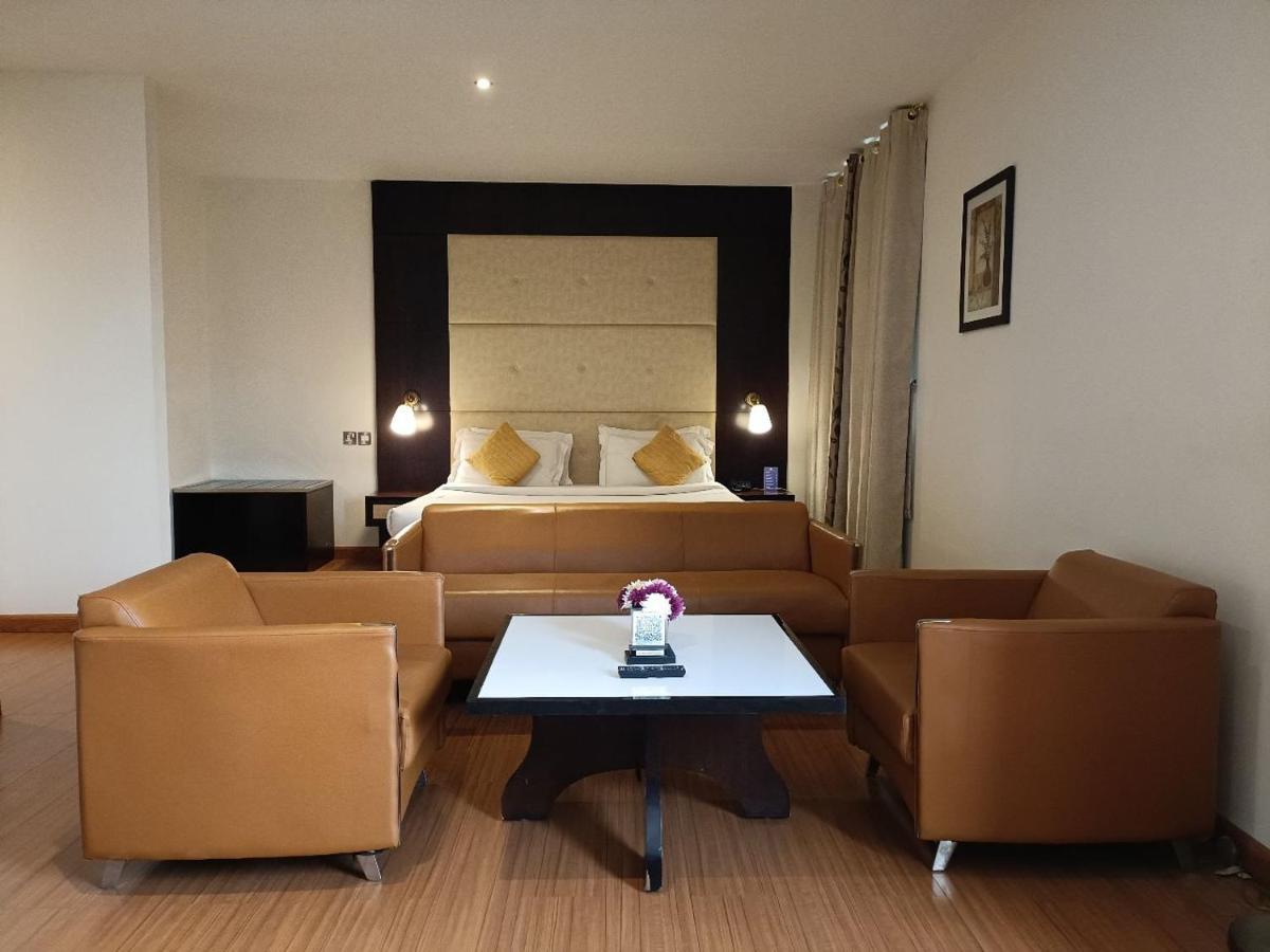 Manhattan Avenue Hotel Dubai Bagian luar foto